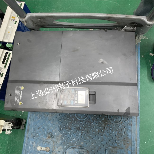 臺達(dá)變頻器維修 VFD370C43A上電報OU過電壓故障維修