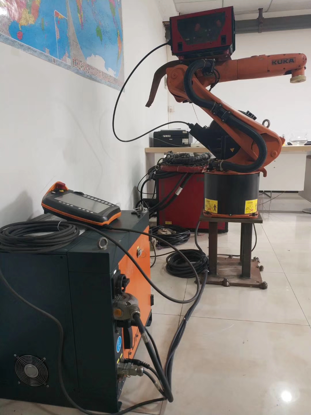 KUKA��(k��)���C(j��)���˳�Ҋ(ji��n)��(w��n)�}����Q����  
