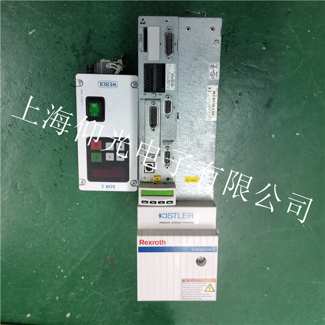 商場電梯康沃力士樂CVF,G2變頻器上電面板無顯示維修