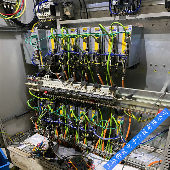 ���ϿƠ�Ħ���ŷ��(q��)��(d��ng)���S�ވ�(b��o)��F301����