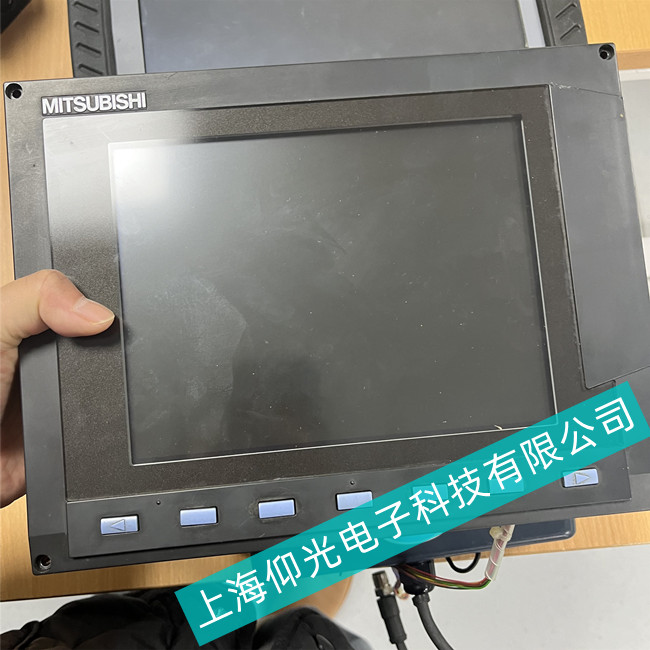 Mitsubishi三菱工控機液晶故障//仰光電子專業(yè)維修