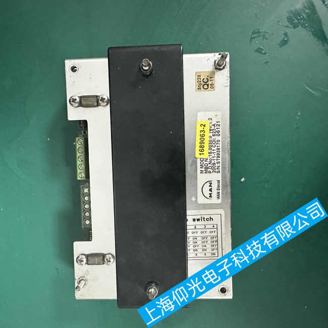 MAN發(fā)電機(jī)控制面板1689063-2不顯示或顯示模糊故障怎么處理