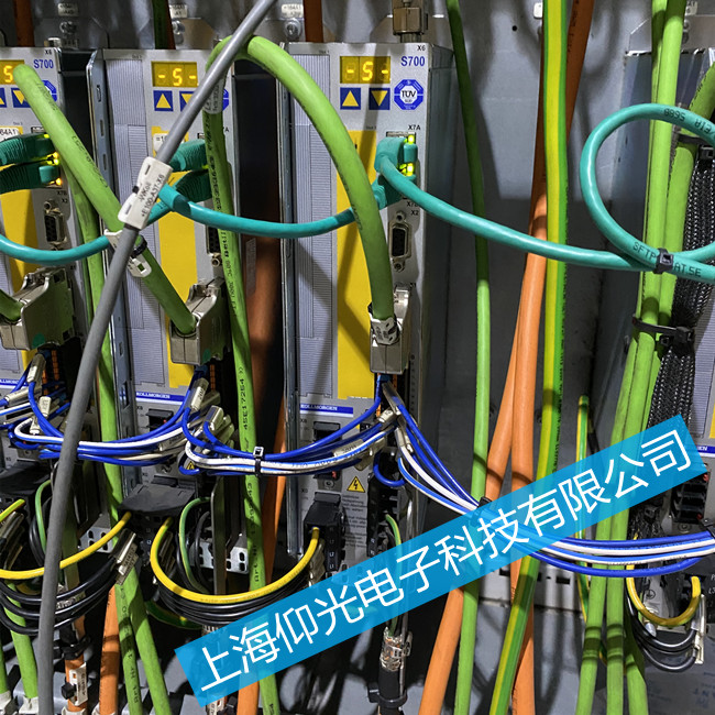 科爾摩根伺服驅(qū)動(dòng)器S61000-610開(kāi)機(jī)報(bào)警顯示F06故障維修方法