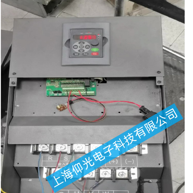 變頻器VFD9000-075-P090-T4出現(xiàn)過流故障該如何維修