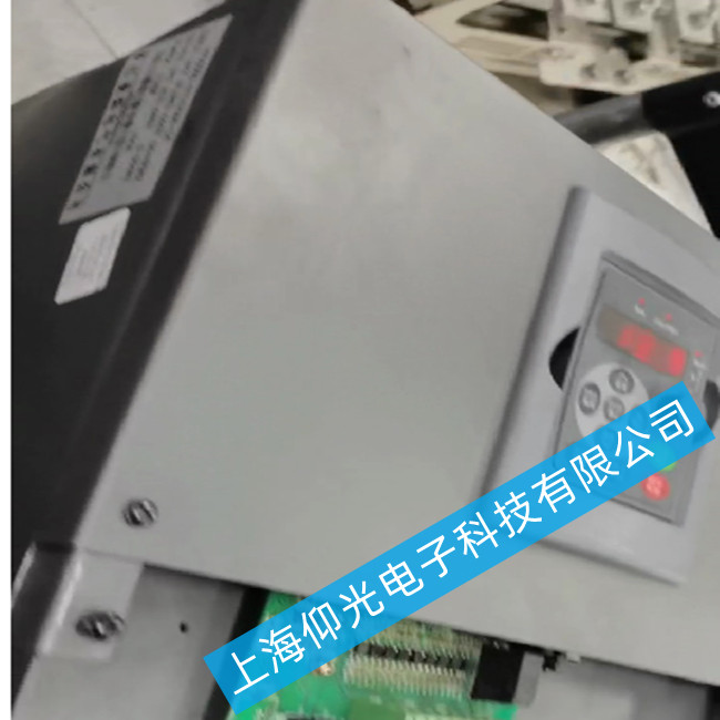 變頻器VFD9000-075-P090-T4出現(xiàn)過(guò)壓故障該如何維修